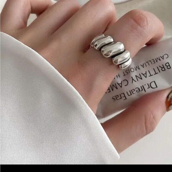 Bold Elegance: Adjustable Sterling Silver Statement Ring - Picture 1 of 6